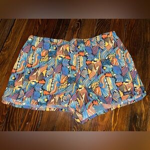 Patagonia women’s Baggies 5” shorts xxl